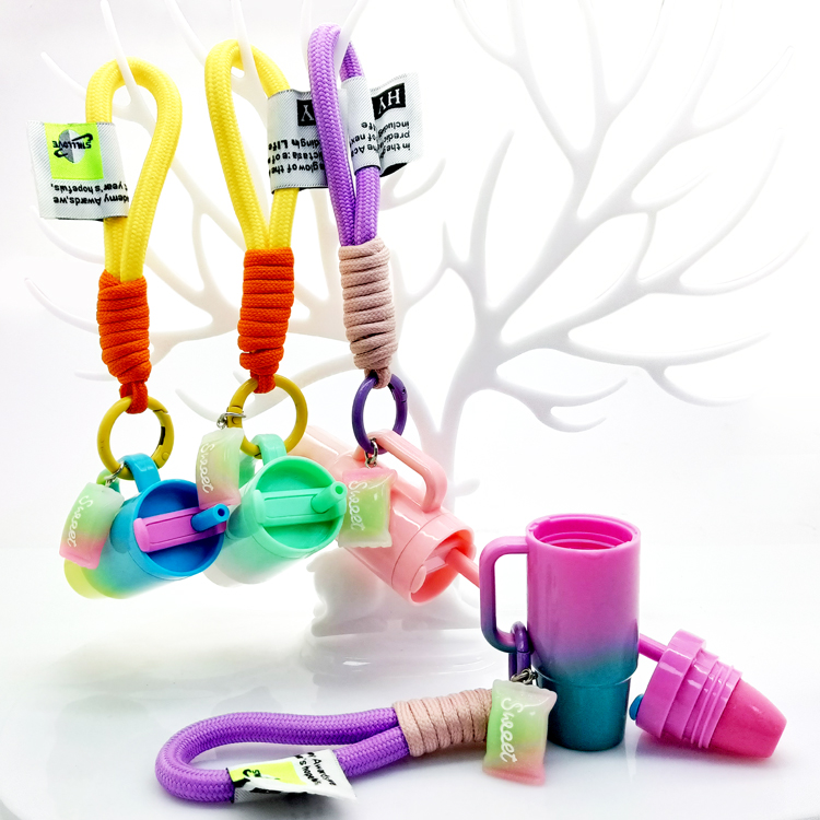 キーチェーングラデーションカラーアイス大型カップリップバームC5574-4