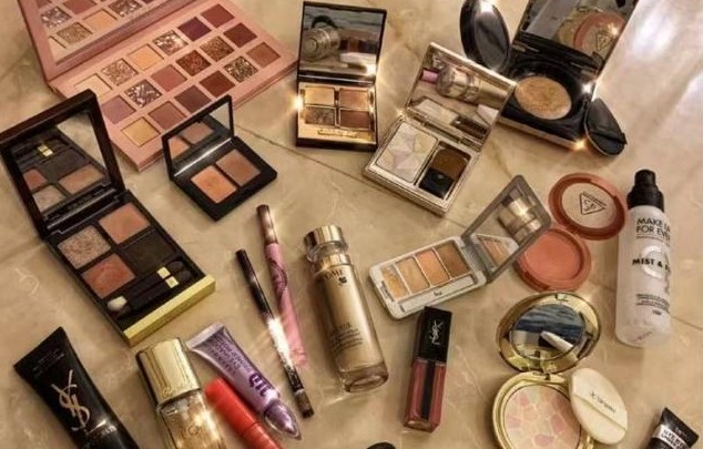 自然派化粧品メーカー