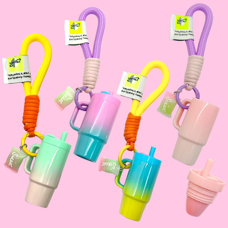 キーチェーングラジエントビンビングリップバームC5574-4の大きなカップ