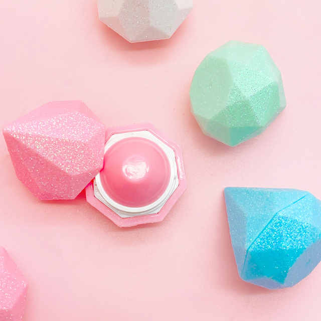 ダイヤモンド型のリップバームC1218